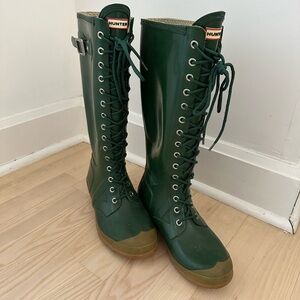 Forest green, hunter rain boots - Size 9